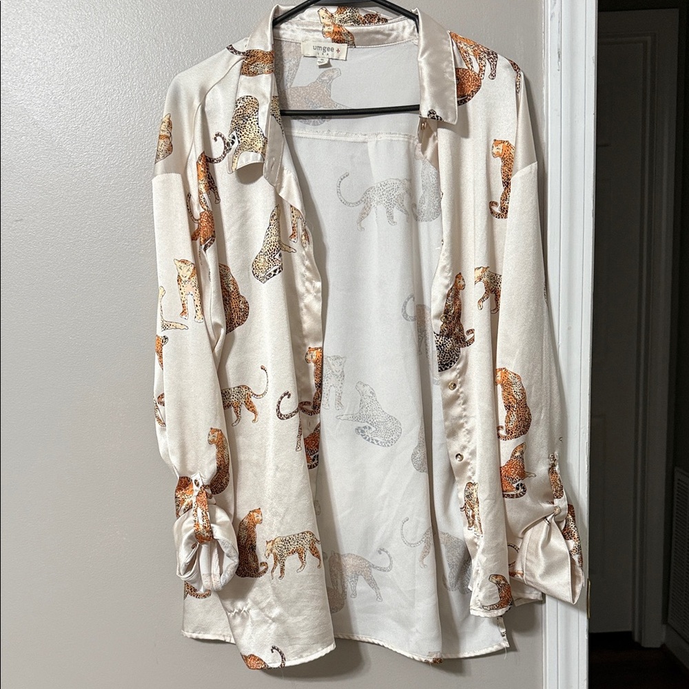 Umgee Cream Blouse with Leopard Print
